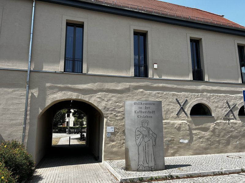 Haus Malzscheinen mit Einblick in Innenhof